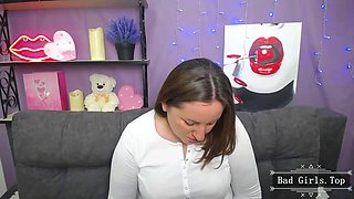 Webcam BBW Brunette Flaunts Natural Big Tits