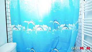 Watch sneaky amateur's scene