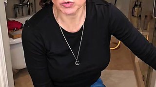 Love Chat Big Boobs Brunette Masturbating For Cam