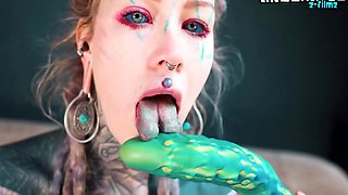 Tattooed Hippie Anal Fuck Herself With Dildo With Big Dick