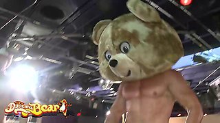 Charming Caroline and Dream at blowjob scene