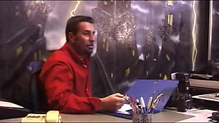 A Nice Blowjob to the Photographer During the Photo Shoot