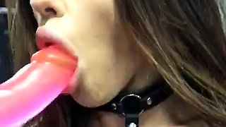Amateur preggo hoe toys her pussy close up in fetish solo