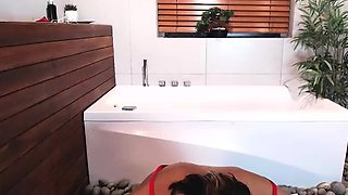 Amateur Webcam Teen Flashes Masturbates