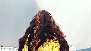 Makan malik ne ladki ko rent na dene par choda deya