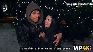 Vip4k. dark haired is cheating on the moneyless bf in front of him on christmas eve