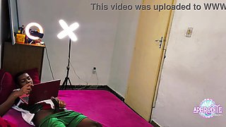 peguei no flagra meu sobrinho batendo punheta tiacamila