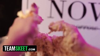 Teenager lady pussy gets wet and creaming while take deep a big black cock