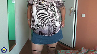 Spanish Latina Mature Amateur Wife with a Big Pussy