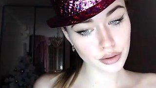 Amateur Webcam Teen Masturbates And Teases