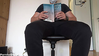 I Like to Seduce My Nerdy Stepbrother While He Is Reading and Then Ride His Hard Cock Until He Cums