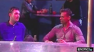 Retro MILF Luissa Rosso rides Nick Manning's face with her hairy pussy