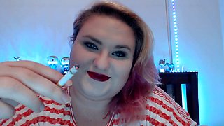 Sexy smoker Laladelilah plays a JOI game