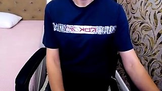 Amateur webcam girl masturbate big dildo