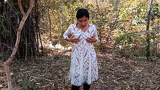 Indian Bhabhi Flashing Boobs Getting Nude In Public