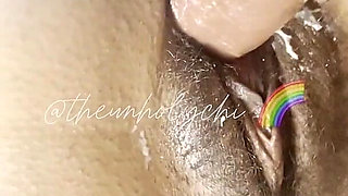 Hairy Squirting Pussy