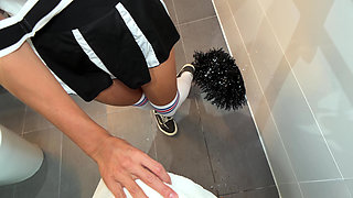 A new cheerleader came to support me before the match.