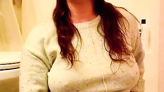 I surprised my 18F lesbian coworker fucking myself in the green sweater she loaned me