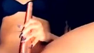 Sexy ebony rubbing her clit