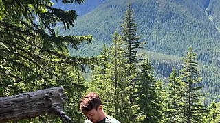 Amateur girls Maria does blowjob outdoors