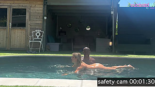 Lumacarie Gets Fuck at Swiming Pool