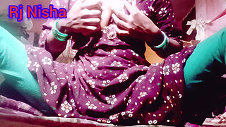 Indian Housewife and Best Performance by Handjob with Fingering