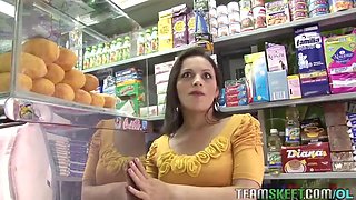 Oyeloca Hot latina teen Paloma Vargas hardcore shaved pussy