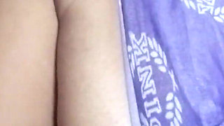 Real Video of 32 Years Old Madhuri Pickup From the New Delhi Road and Her Husband Left Her