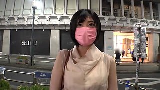 小顔スレンダー美女とラブホで大量潮吹きの淫らなハメ撮り
