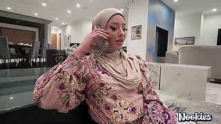 Mandy Waters Big-Butt Shopaholic