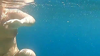 Kinky Couple - Curvy Big Ass Sardinia Beach