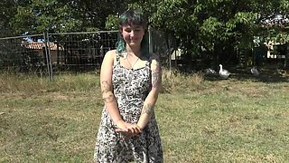 Irogenia, 31 years old, a world of her own... - Jacquie et Michel TV