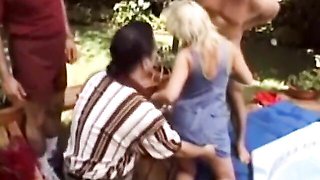 Endearing GF at vintage porn