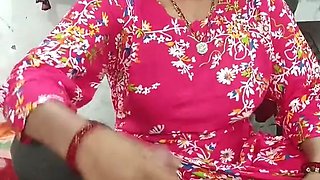 Bhabhi Devar Ke Ladn Ke Pani Nikali Hand Se Raat Ko Ghar Pe Akele Ake Hindi Audio Desi Handjob, Handjob