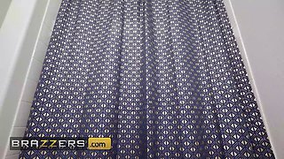 Alexis Fawx squirts while getting her stepdaughter's big cock in her mouth & pussy