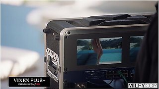 Sexy Blonde Housewife Melissa Stratton Gets Double Teamed By Two Massive Bbcs