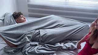 Stepson, Come, I'll Show You How to a Real Woman!