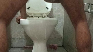 Ghaw ka desi chora muth marte pakda gaya