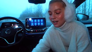 Slutty schoolgirl sucks stranger in car