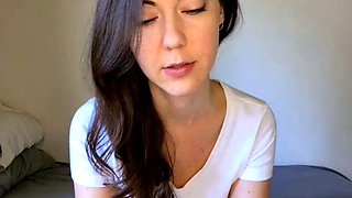 Amateur webcam babe dildo masturbation