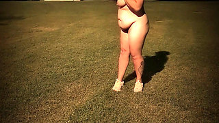 Thick BBW wife nude sex in the park! BadBlondieMonroe