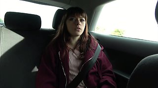 Lily, 25, loves the unusual! - Jacquie et Michel TV