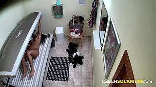 Czech Solarium 23: Brunette’s Bold Pussy Flash-yet Again