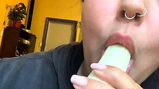 Pulled amateurs close up car sex