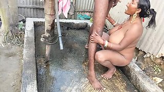 Indian Bhabhi Peeing During Sex - Big Ass Anal Fuck with Devar