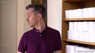 Lilith discovers behind the scenes of the swinger club - Jacquie et Michel TV