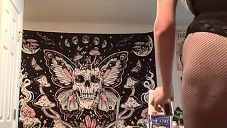 73 Giantess Cooks in Her Tiny Kitchen - French Toast