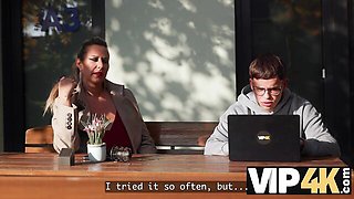 Elegant Kathy Deep's big ass xxx