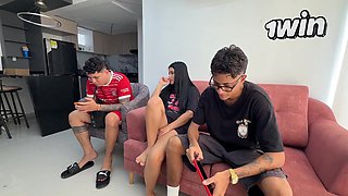 Chica sin hogar quiere pagar el alquiler de mi casa con una mamada dura mientras su esposo sale. - Big tits