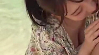 Gravure Idol Behind-the-scenes in Okinawa, a Daring off-camera Moment Captured Discreetly 1st